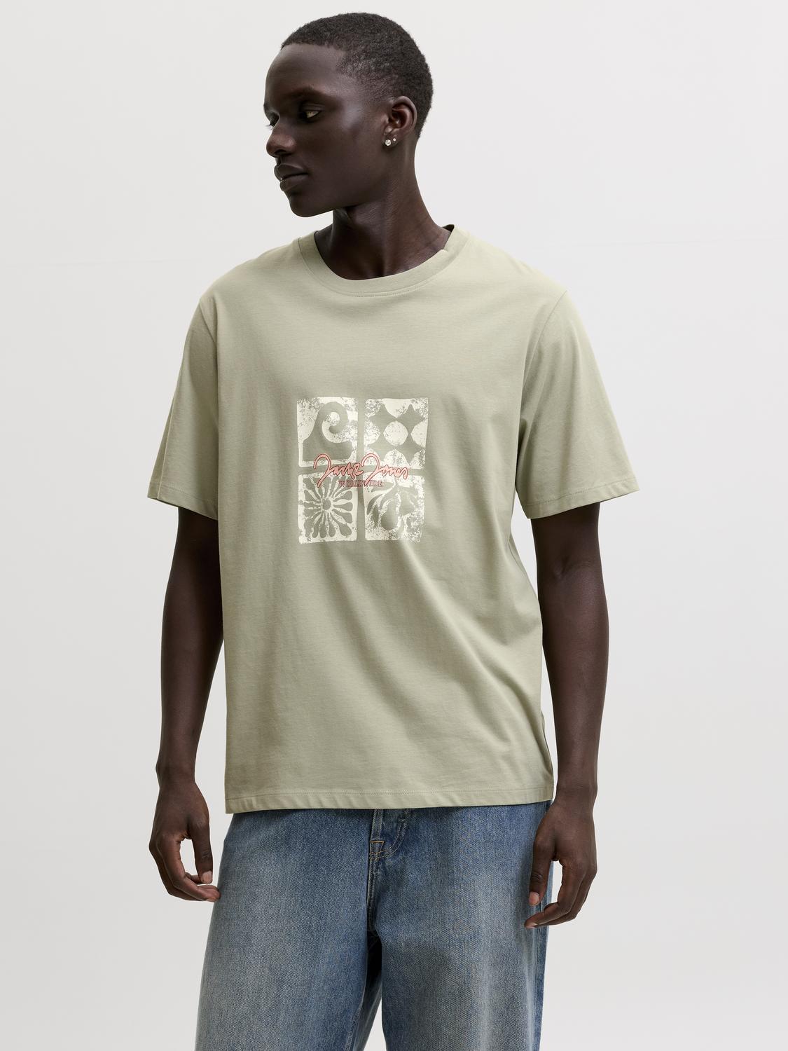 model_shot-front